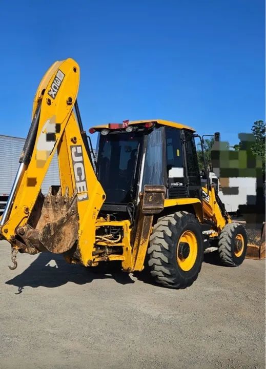 Retroescavadeira JCB 3CX ano 2019, 4x4, com 8.300 horas, em - Foto 4