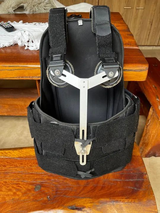 Colete ortopédico para coluna.