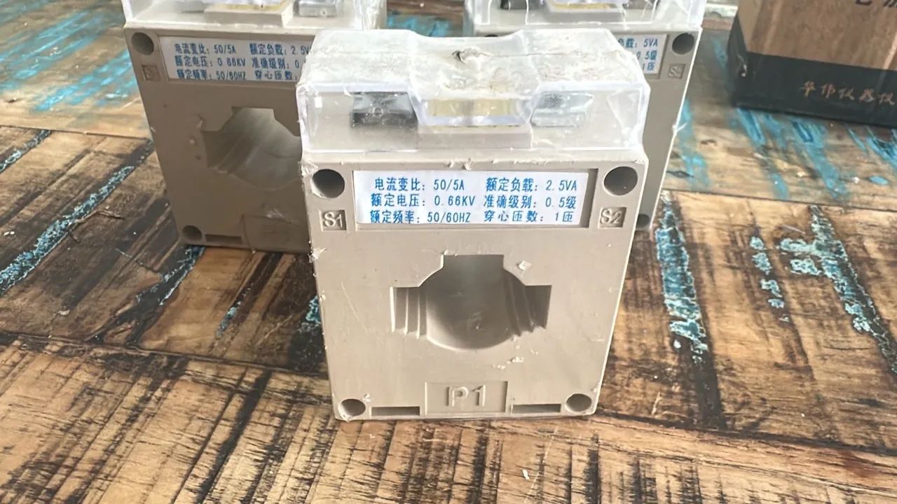 Três Transformadores de Corrente 50/5A 0.66KV - Foto 5
