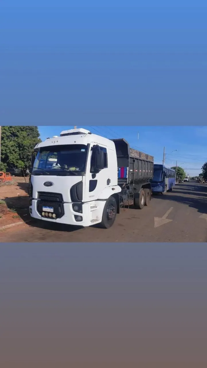 Caminhão Caçamba Ford Cargo