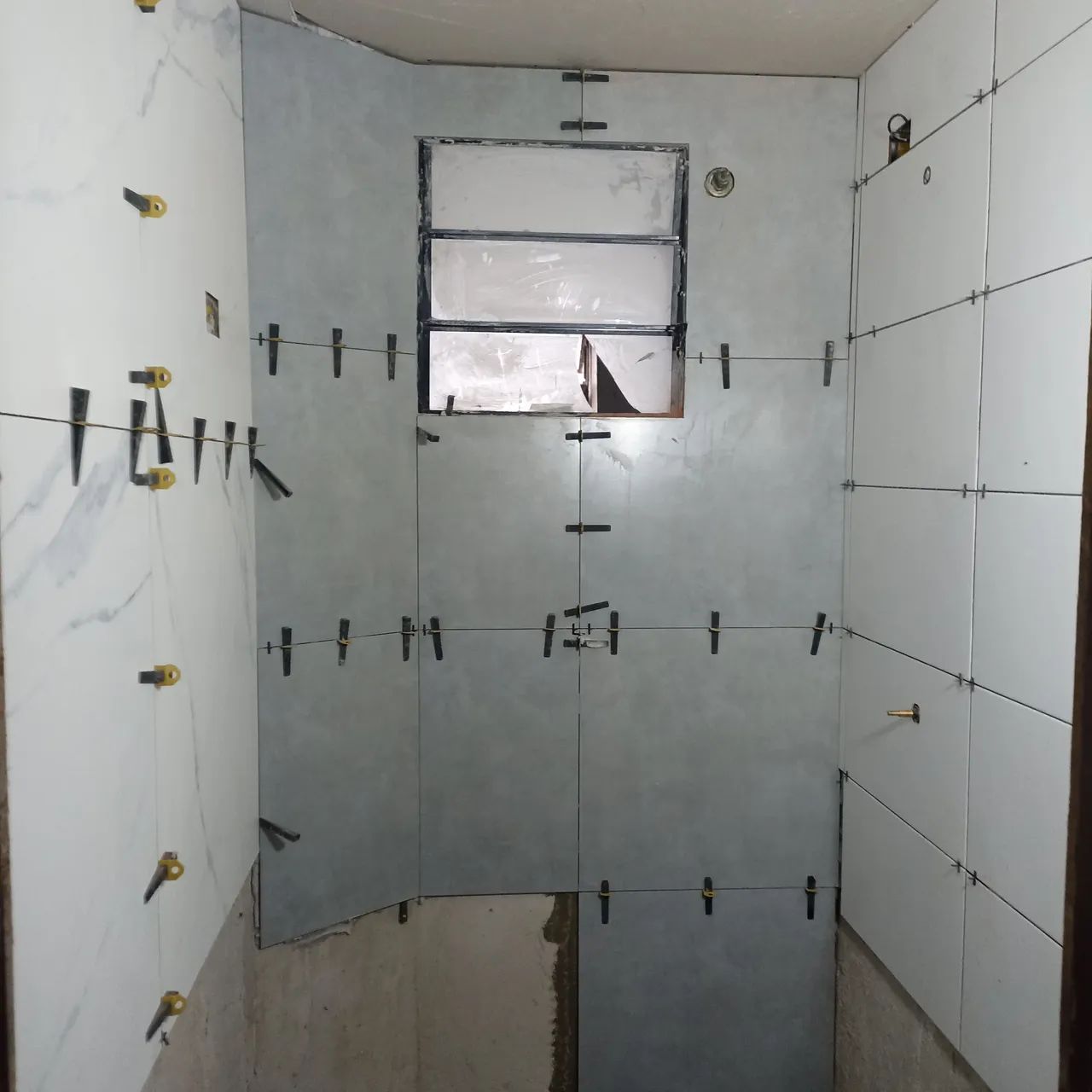 Azulejista pedreiro disponível pedreiro 