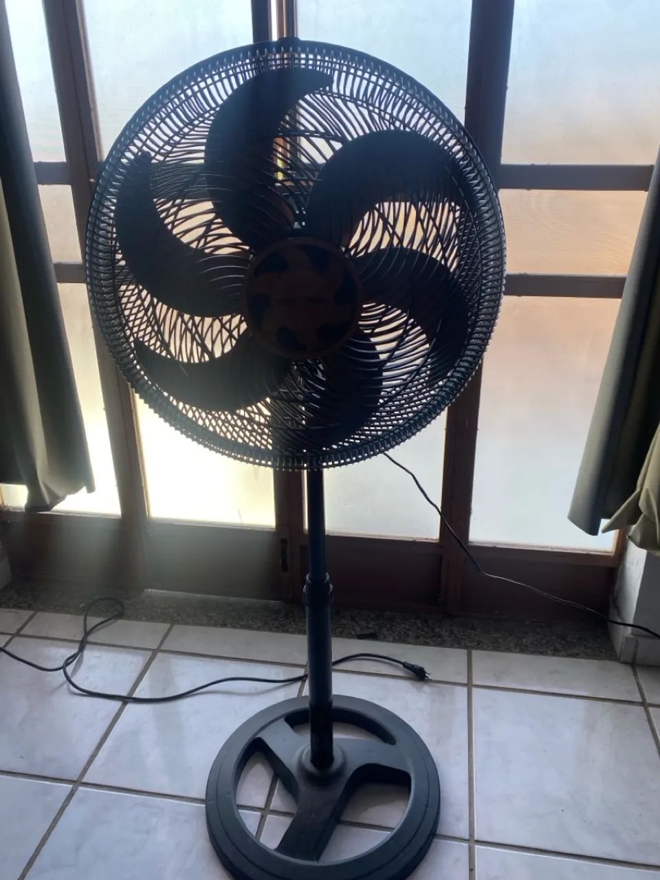 Ventilador de Pé