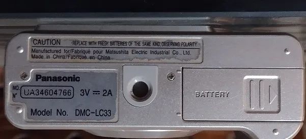 Câmera digital Panasonic Lumix Modelo DMC-LC 33 - 3,2 MP com zoom