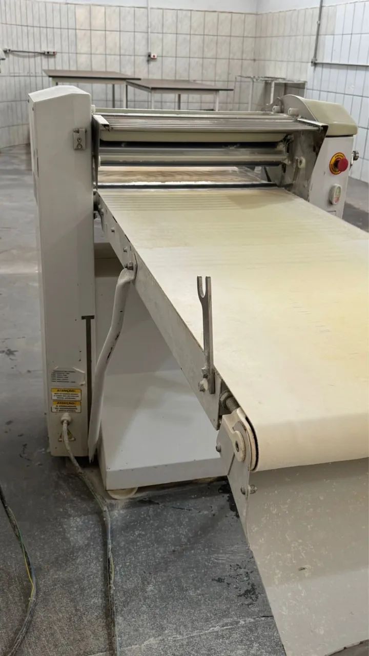 LAMINADORA DE MASSAS (MARCA: PRÁTICA) - Foto 3