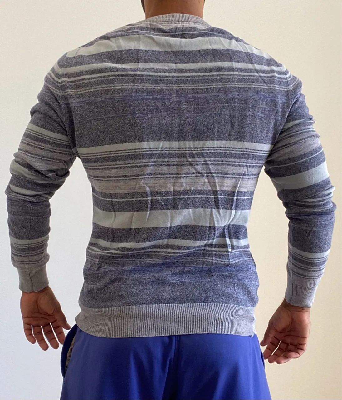 Suéter listrado masculino azul e cinza - Foto 2