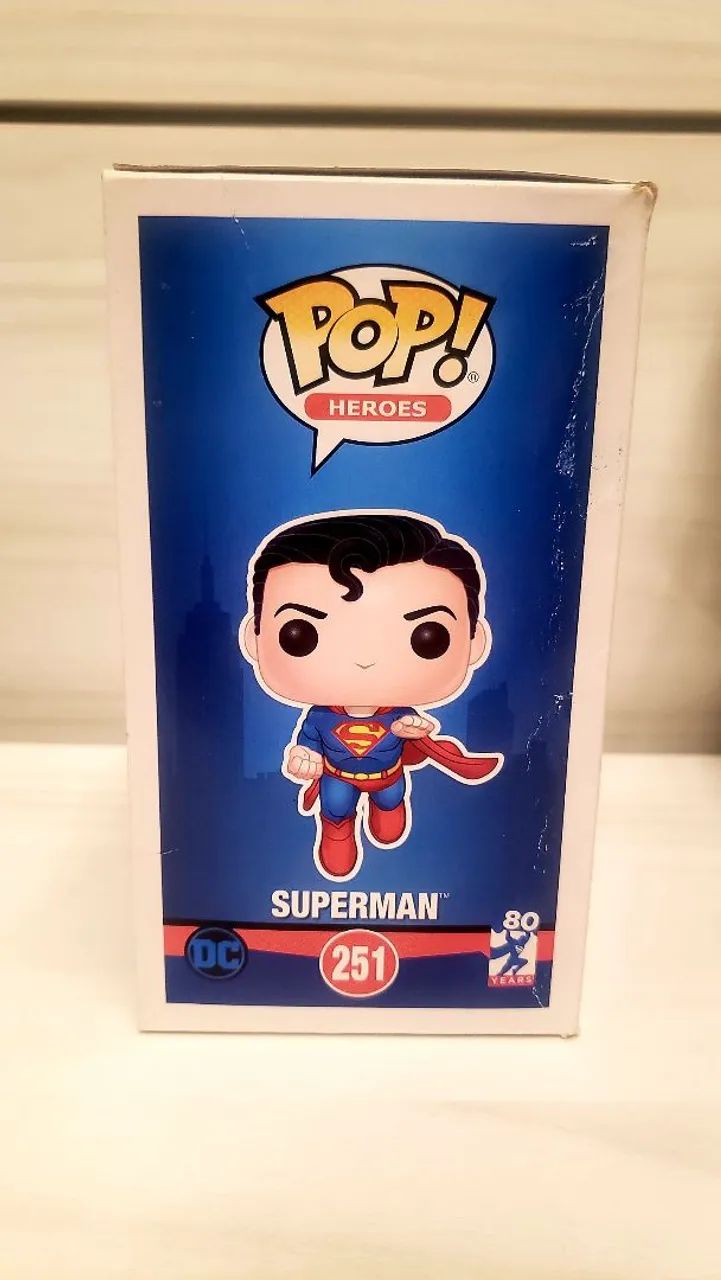 FUNKO POP ORIGINAL HEROES DC - SUPERMAN (SPECIALTY SERIES 80 ANOS) #251 - Foto 4