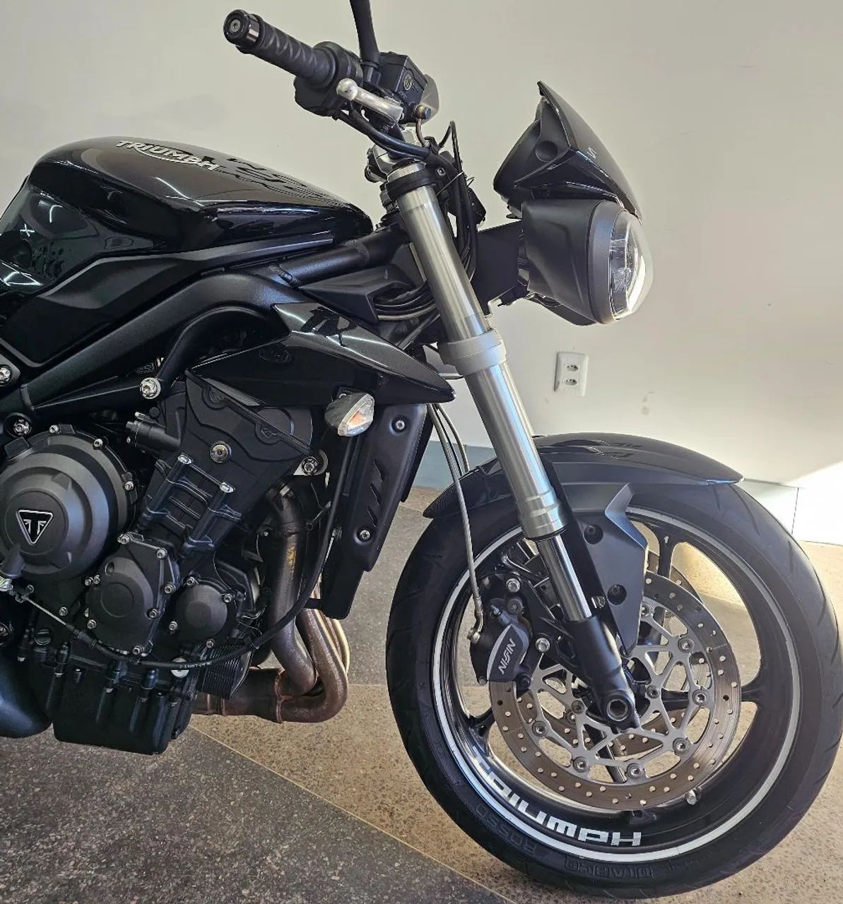 TRIUMPH STREET TRIPLE 765 S - 2018/2018 - 24.640km<br> - Foto 3