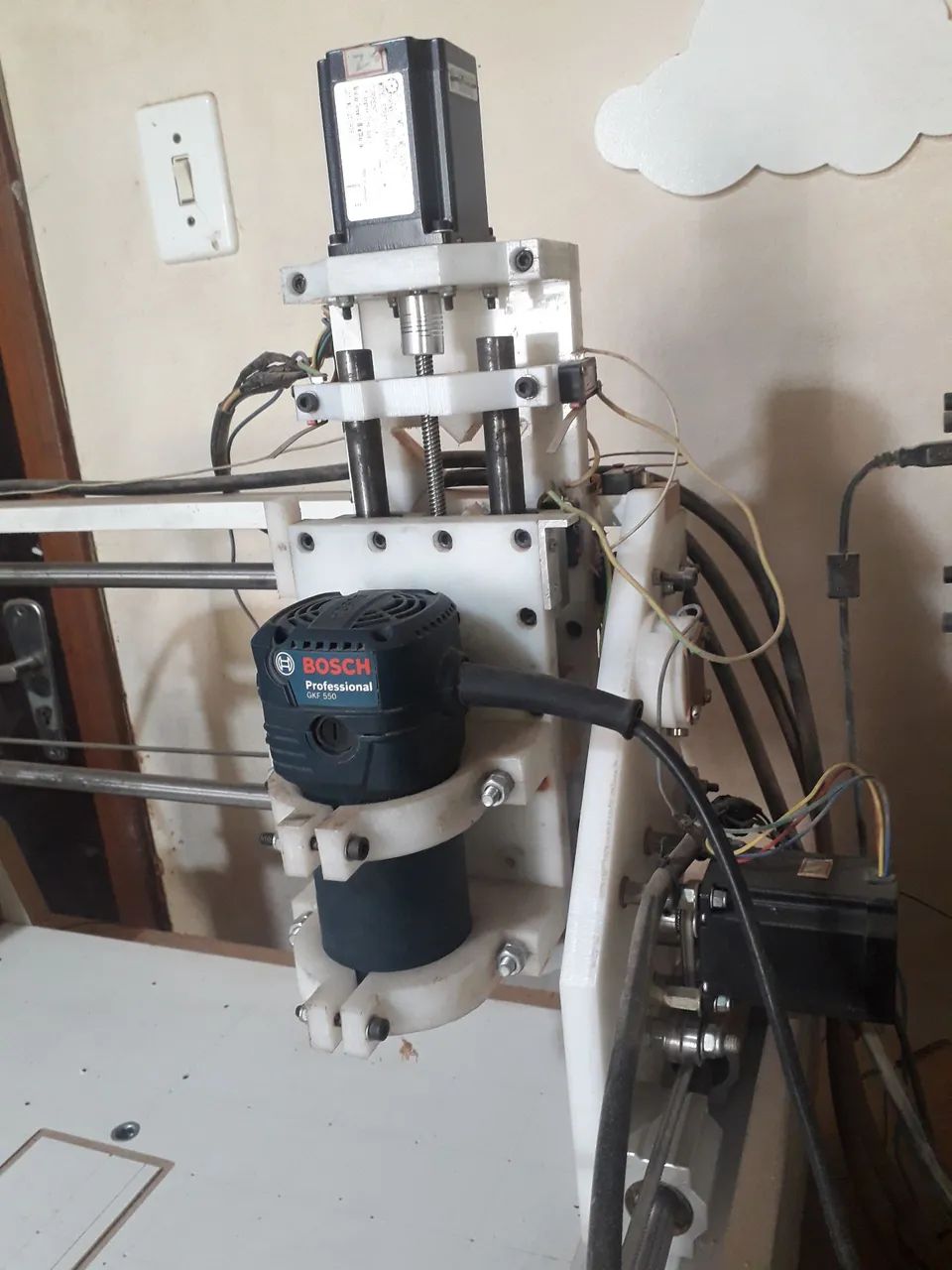 CNC Router Caseiro - Corte e Gravação