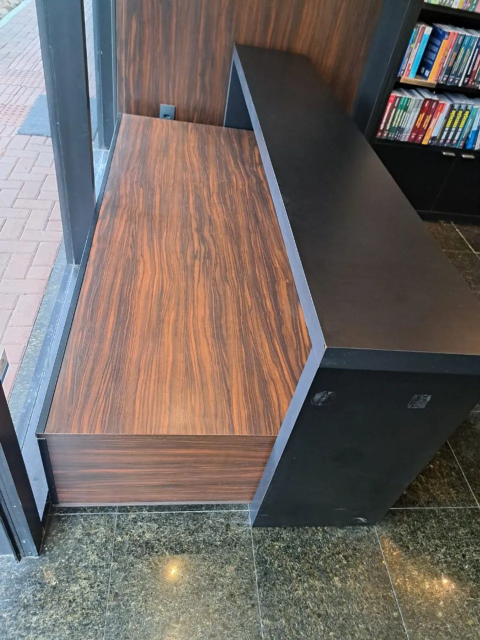 Móvel para vitrine ou ilha