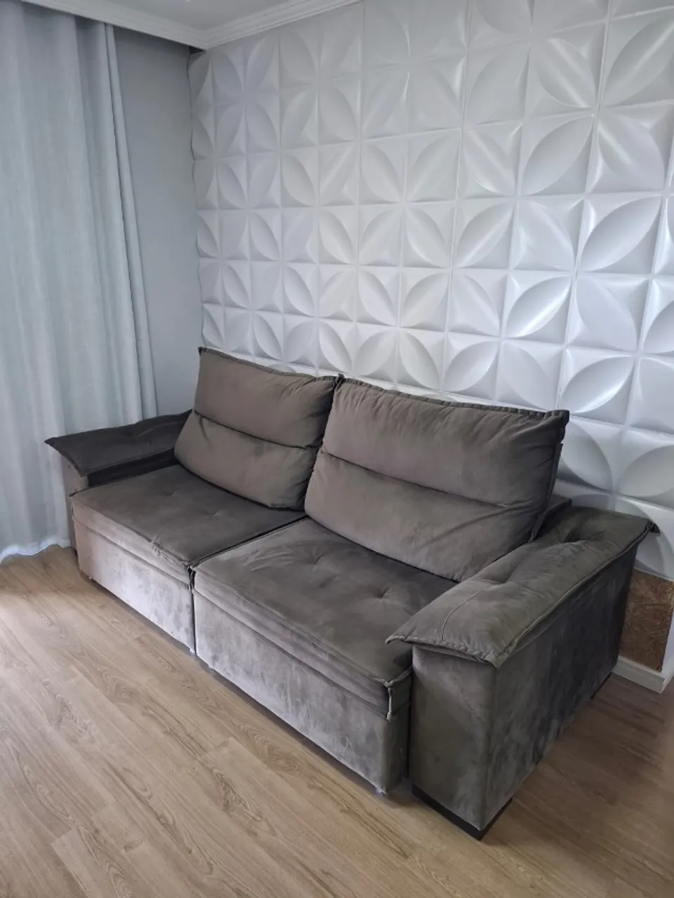 Vendo Sofá Retrátil e Reclinável - Usado - Comprimento: 2,40m