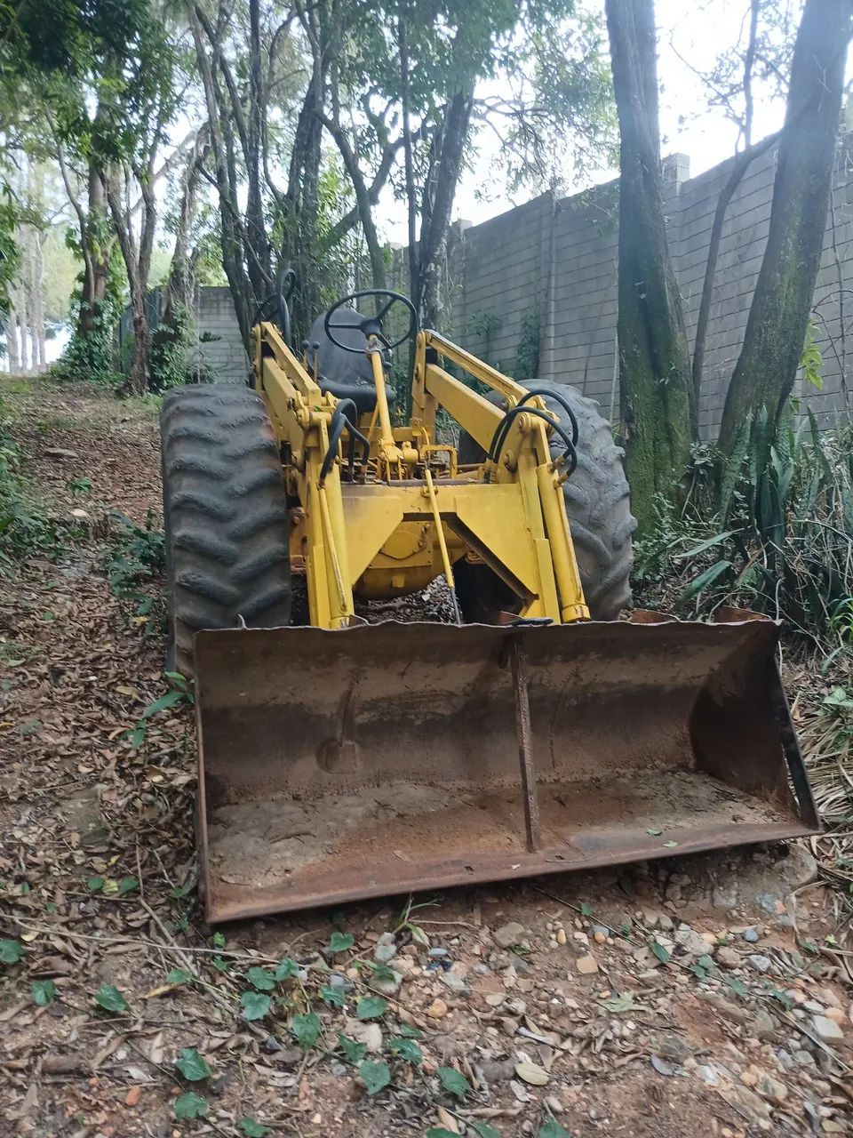 Trator CBT 1105