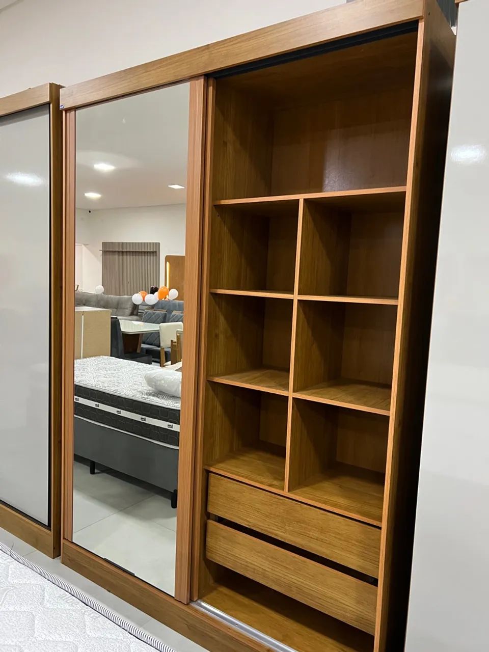 Guarda Roupa Solteiro com Espelho ULTIMA PEÇA - Foto 2
