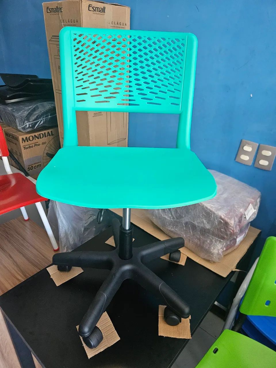 Cadeira de Escritório Giratória com Rodas  - Foto 2