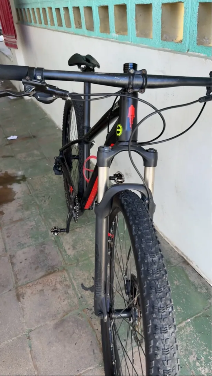 MTB Caloi Black Burn Aro 29 - 12v SRAM SX