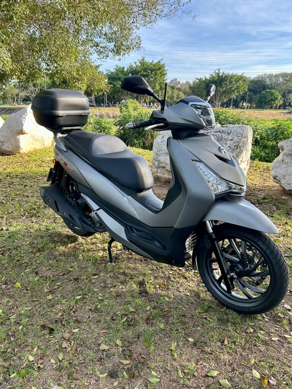 Scooter Dafra CITYCOM HD 300 em excelente estado, acompanha baú