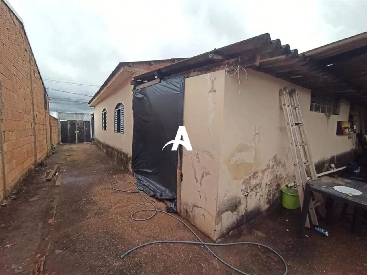 Terreno com 420m² à venda no Custódio Pereira
