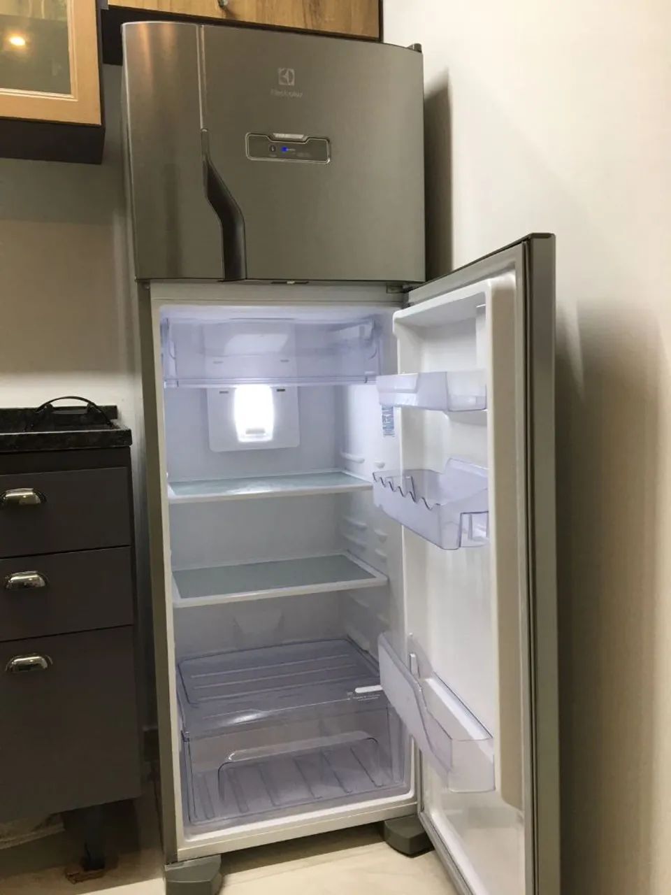Geladeira Electrolux Frost Free 310L Duplex Cor Inox semi nova - Foto 5