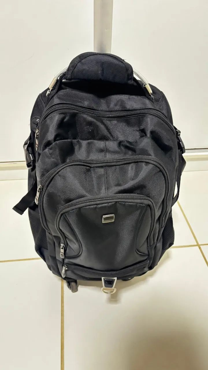 Mochila notebook viagem rodas 360º