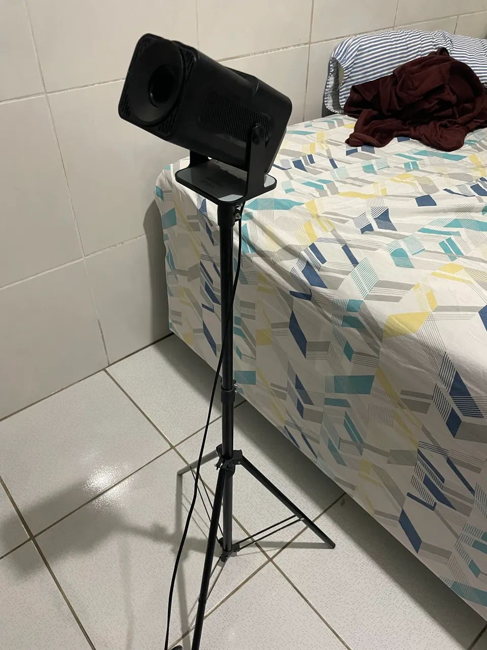 Projetor HY320 Com Tripé 