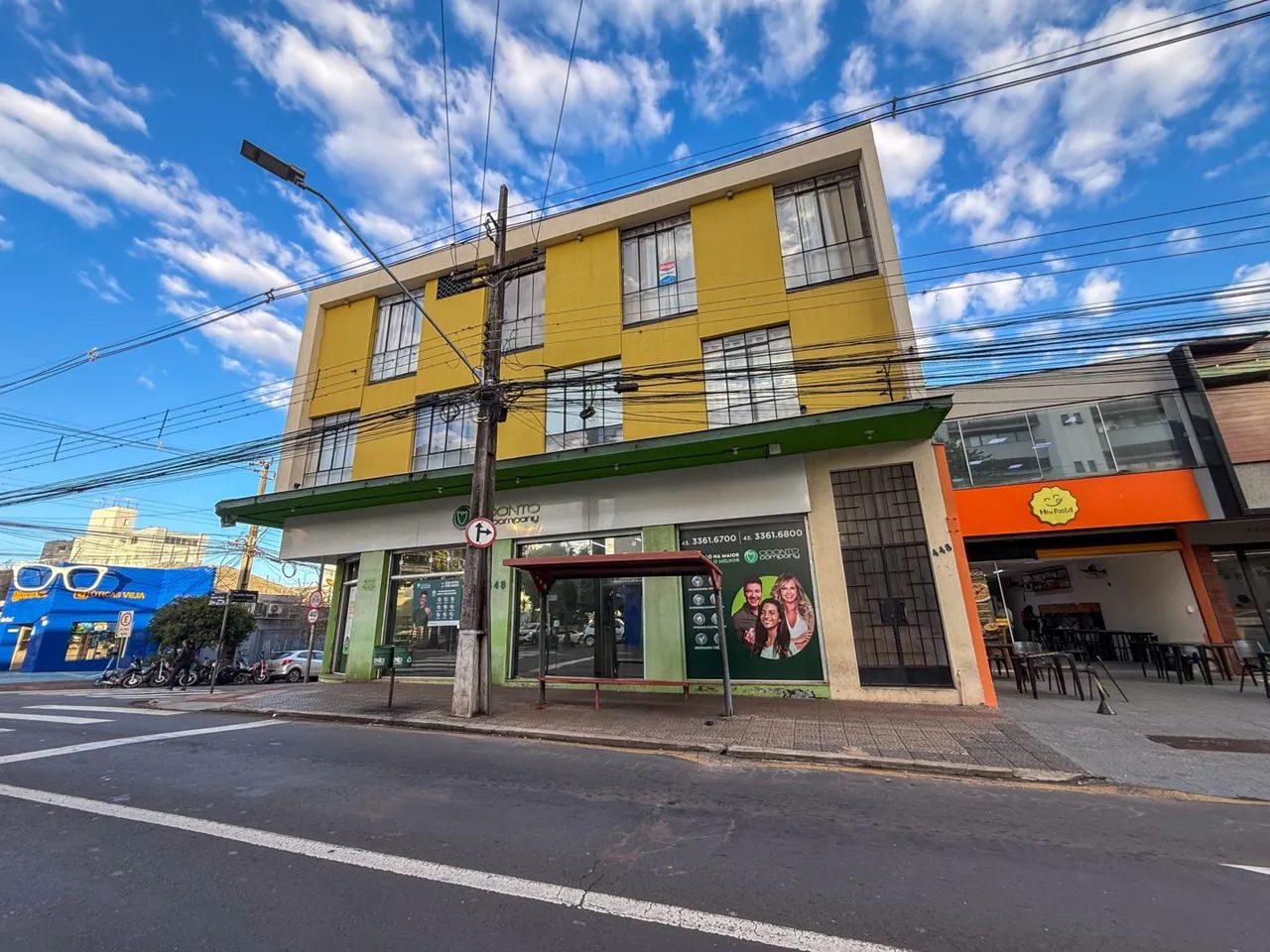 Sala comercial para alugar no Ed. Comercial Dr. Romão Sessak, Centro