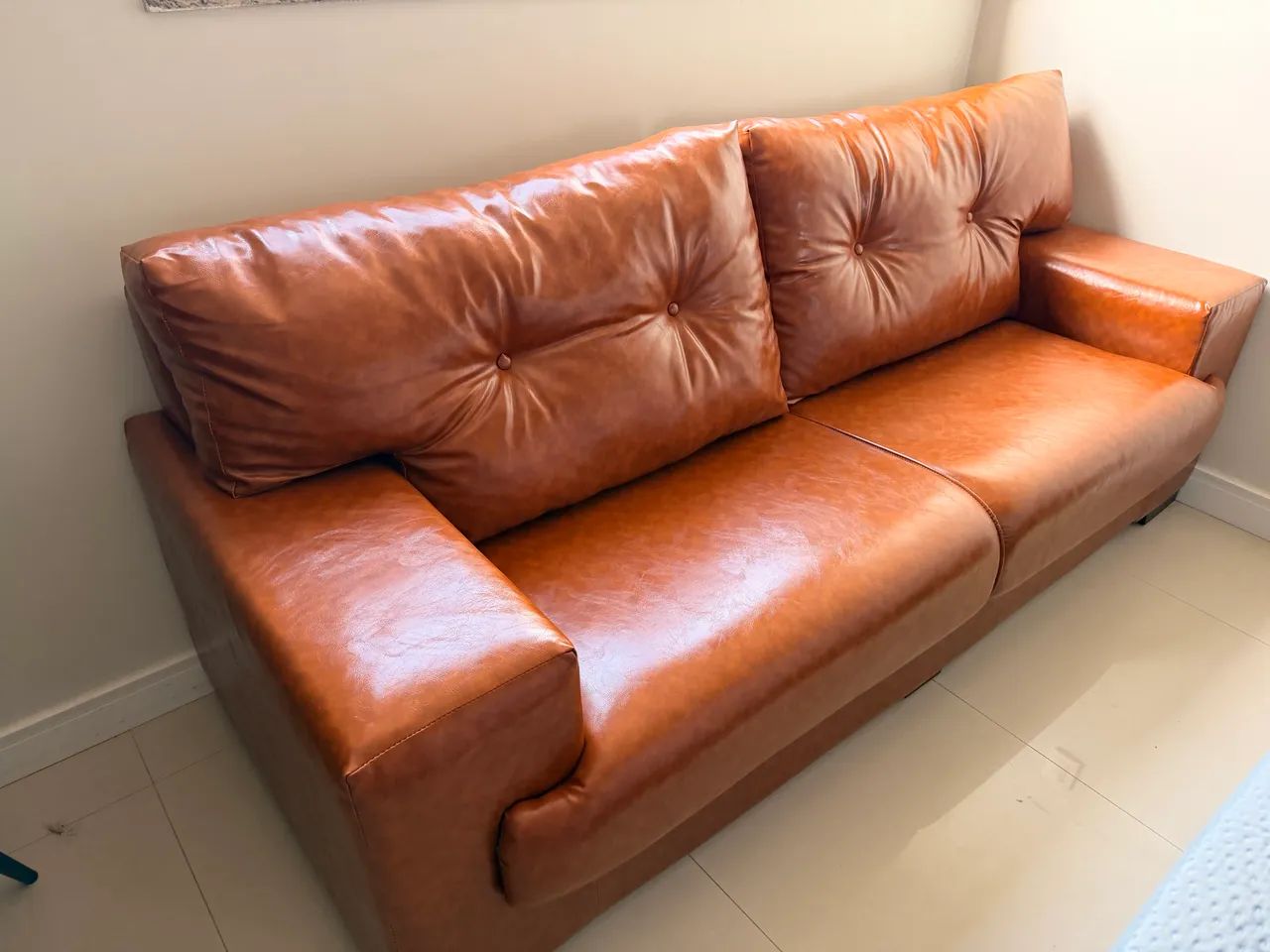 Vende-se sofá pouquíssimo usado