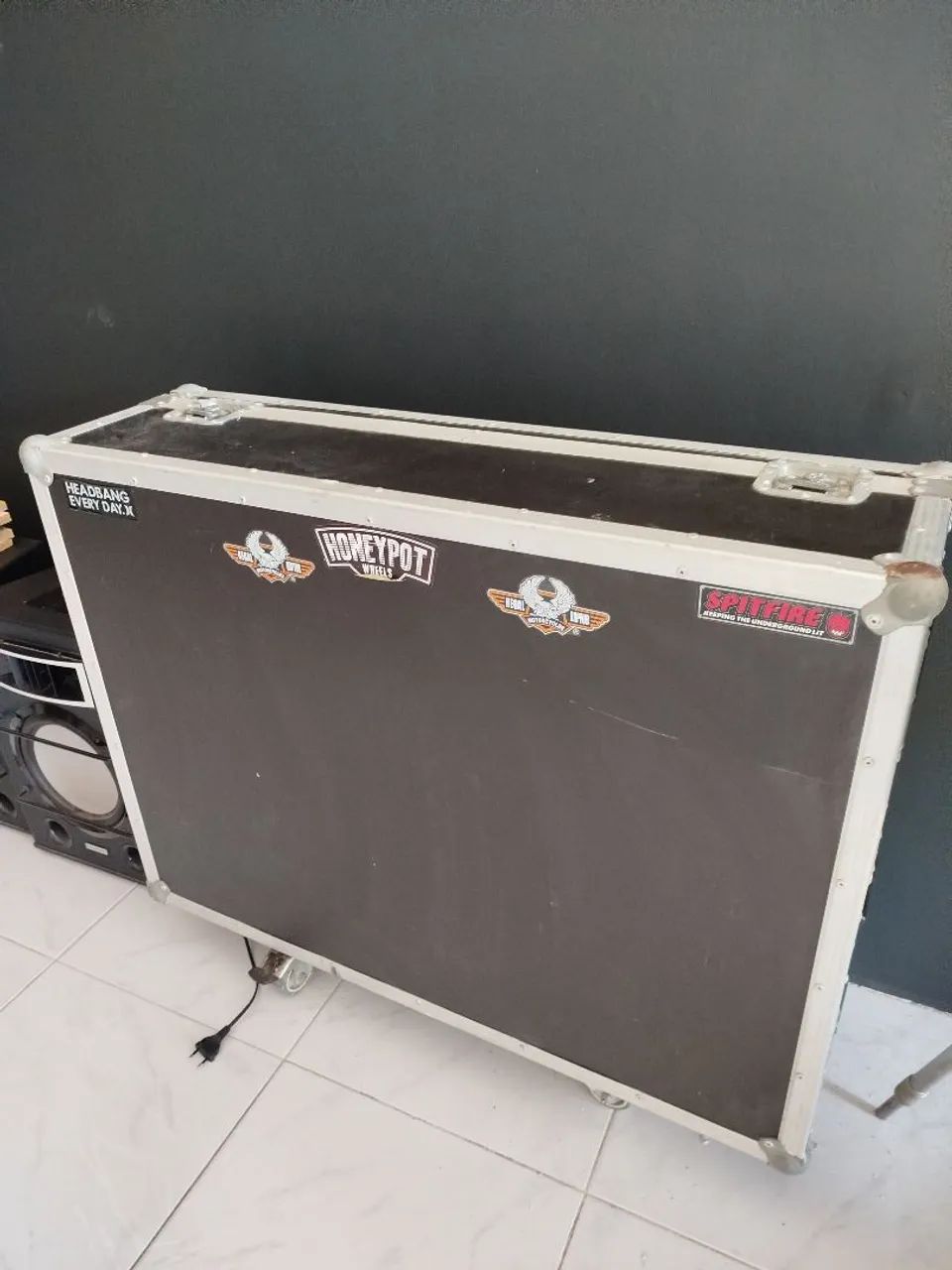 Hard Case - Som e Luz