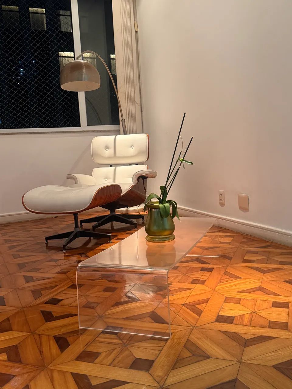 Acrylic Table465546521294950401