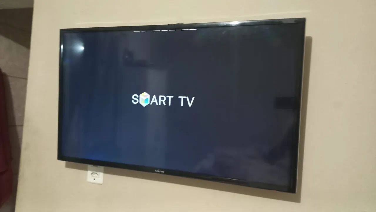 Tv Samsung smart 40 polegadas 700 reais