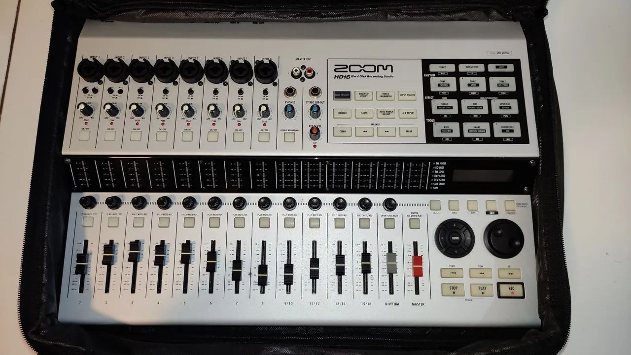ZOOM Hard Disk Recording Studio HD16