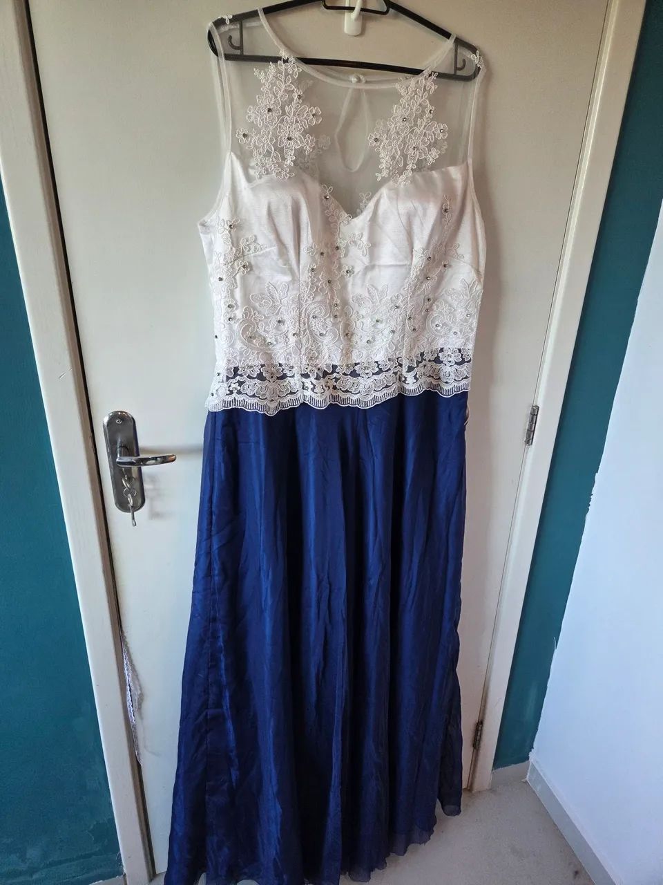 Vestido de Festa Azul e Branco