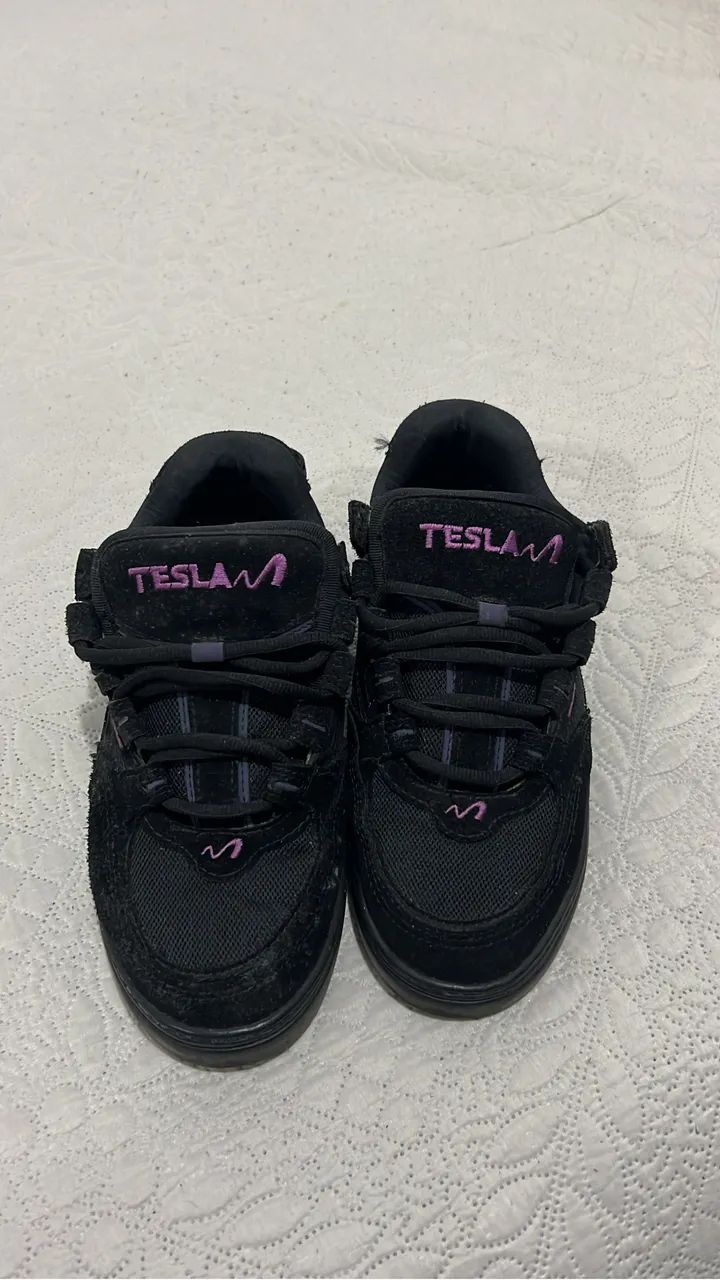 Tenis Tesla