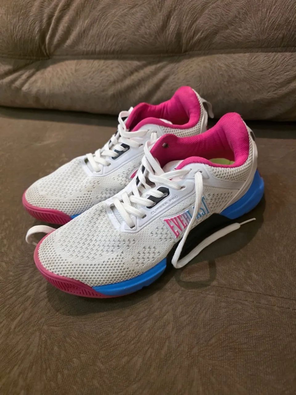 2 tênis da marca adidas e everest - Foto 2