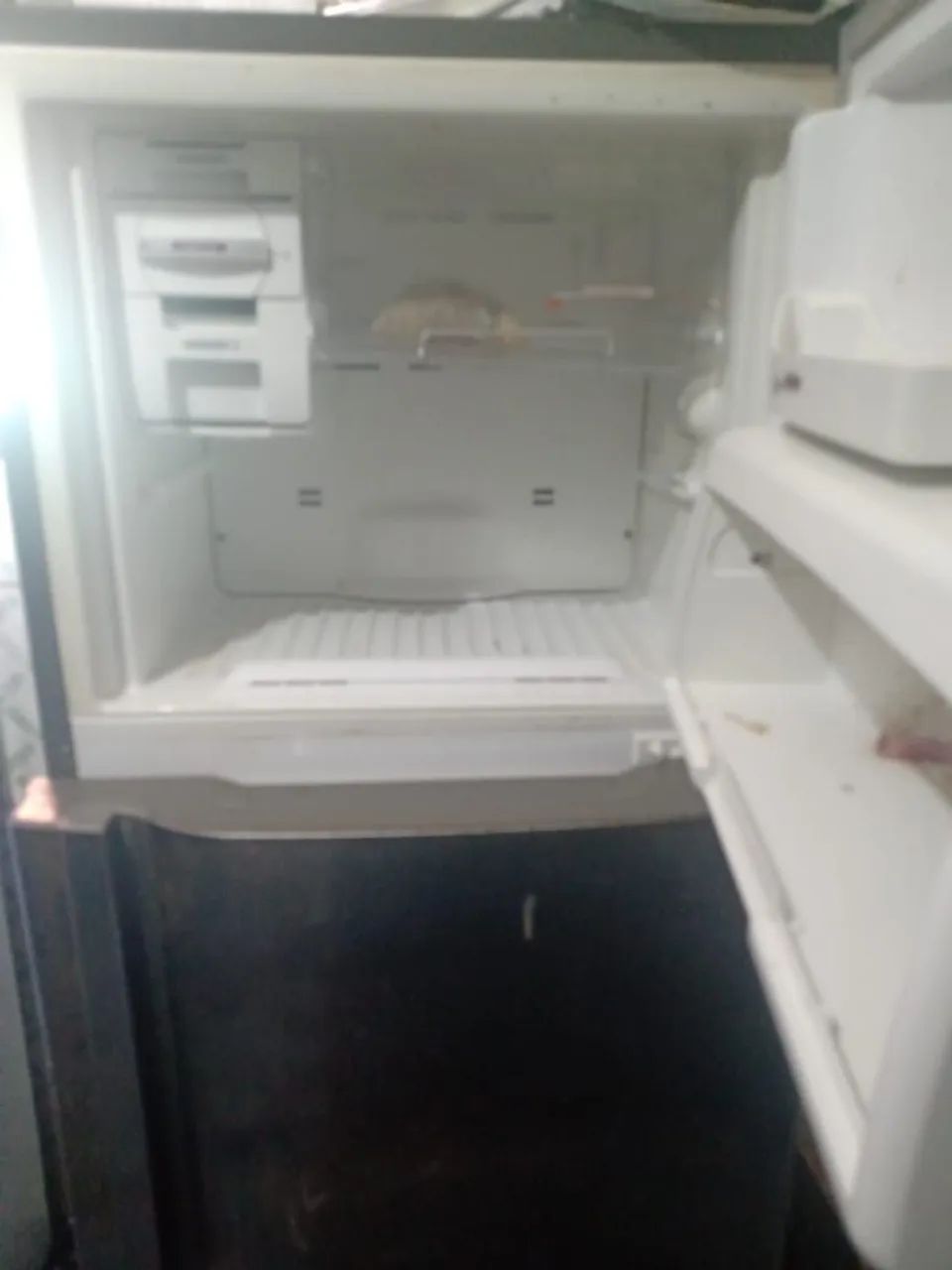 Geladeira com defeito - Foto 5