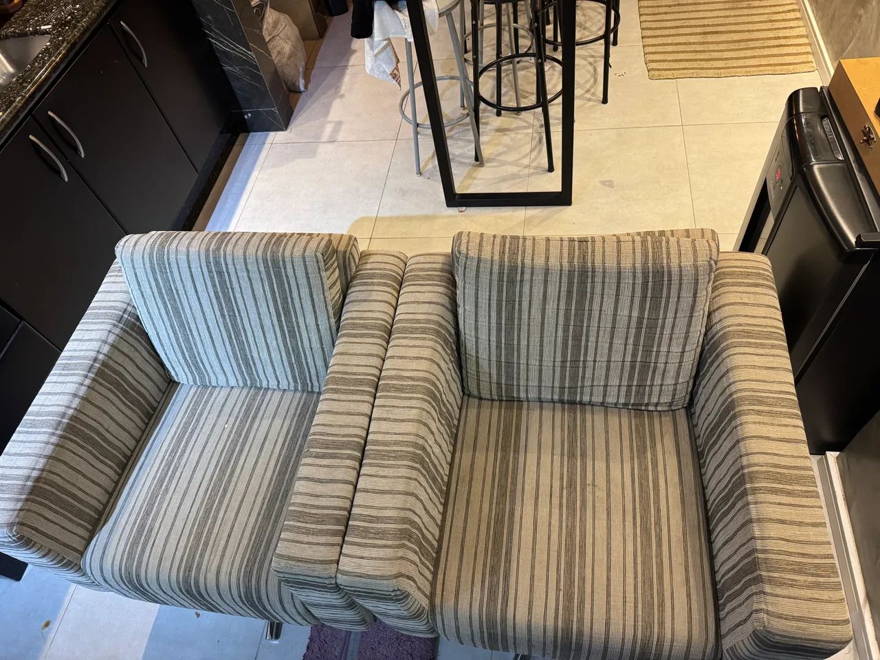 Conjunto com 2 Poltronas/Sofás Individuais - Bom Estado - Foto 2