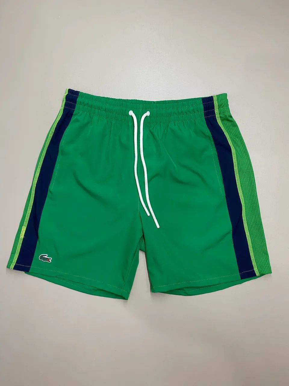 Bermuda Tactel Verde Limitada  - Foto 2