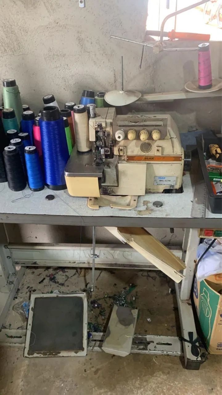 Máquina de costura  - Foto 2