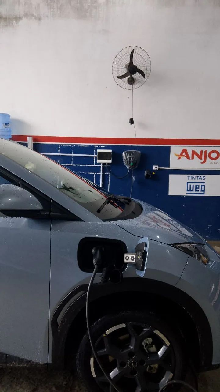 Instalação de carregador de carro elétrico 