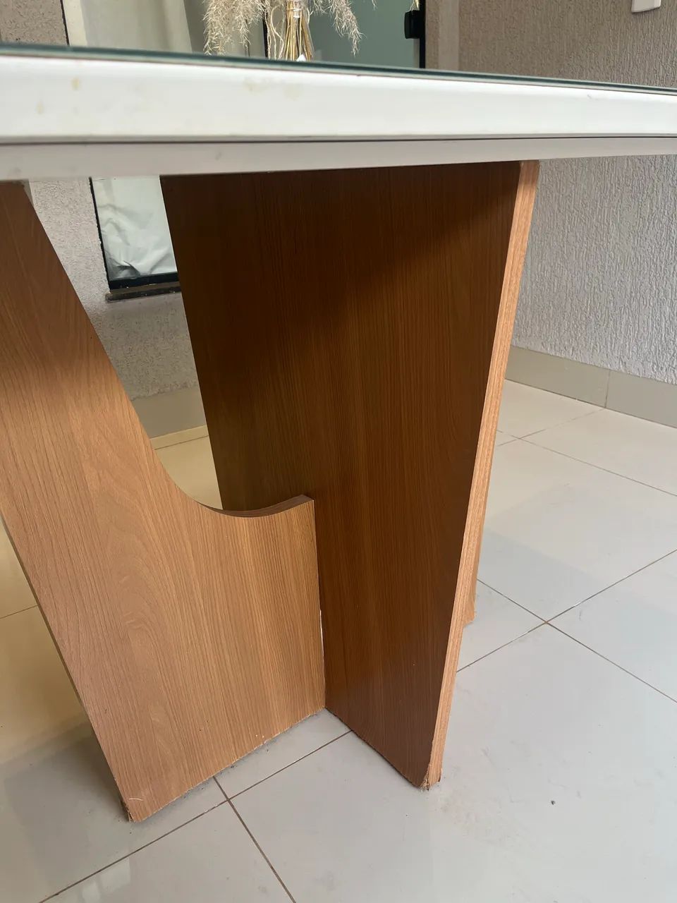 Conjunto mesa com tampo de vidro e 4 cadeiras - Foto 4