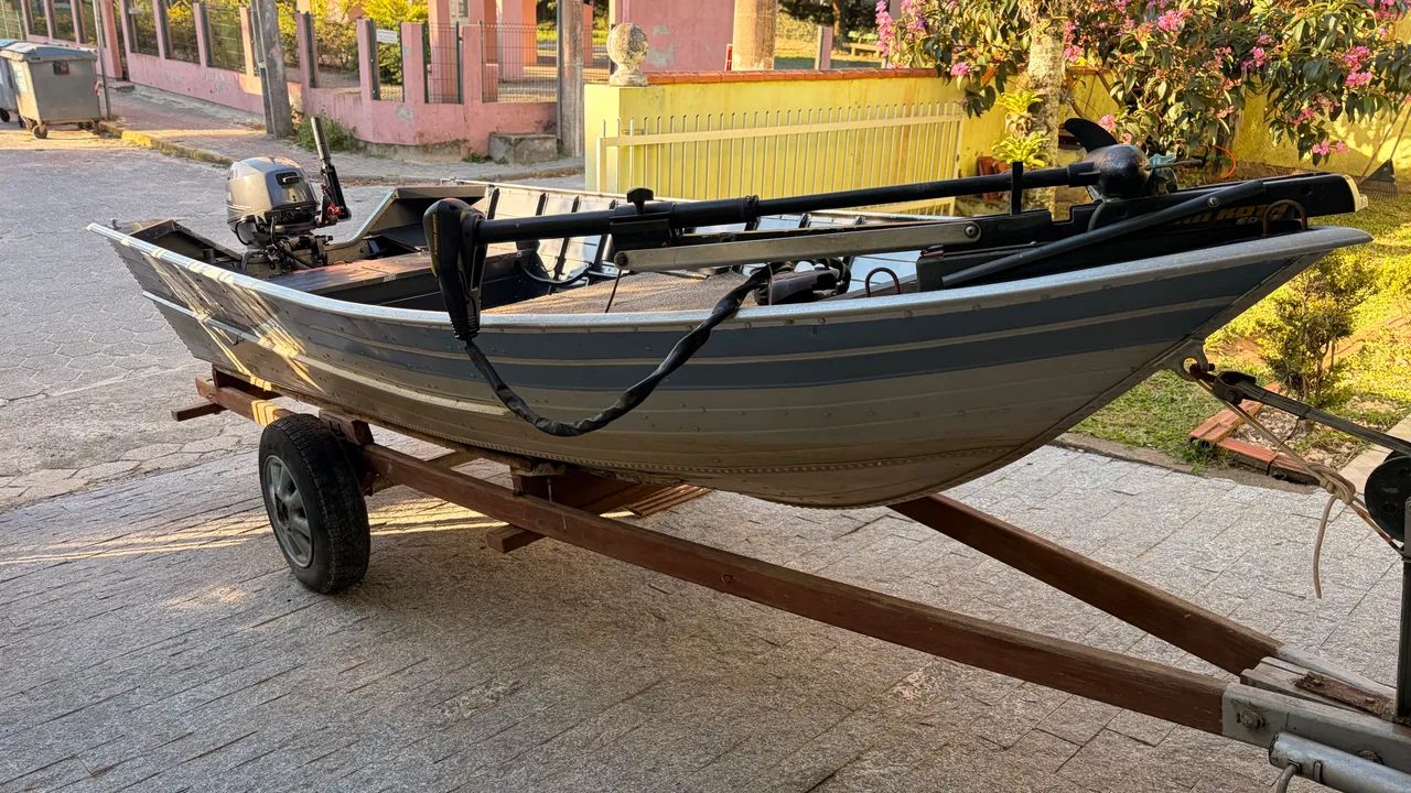 Vendo lancha completa 