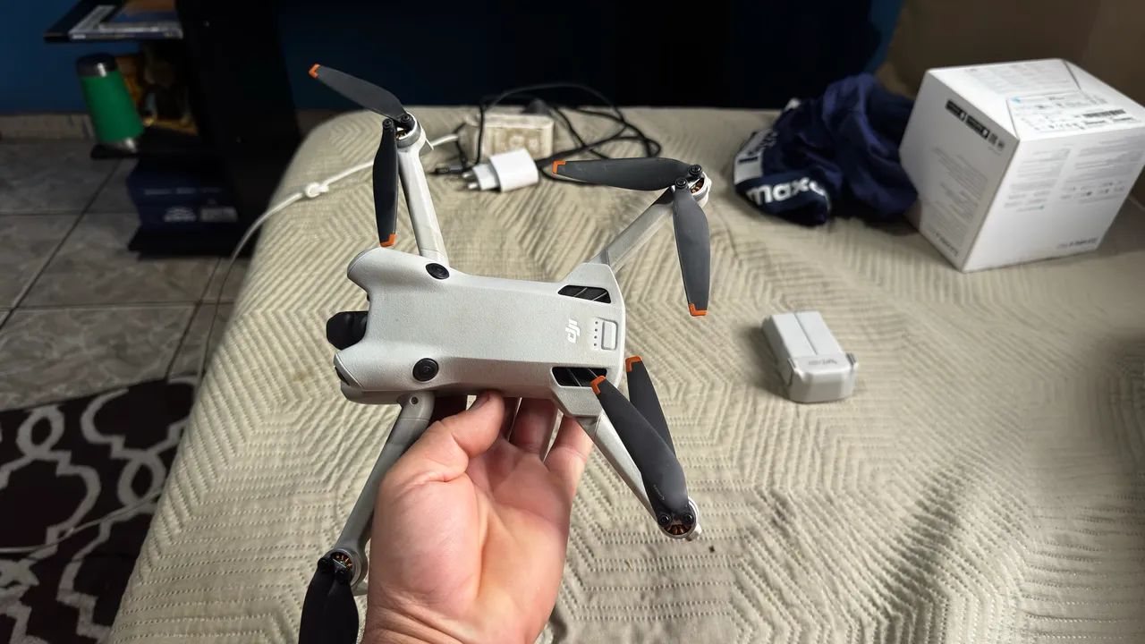 Drone mini 4 pro somente o drone