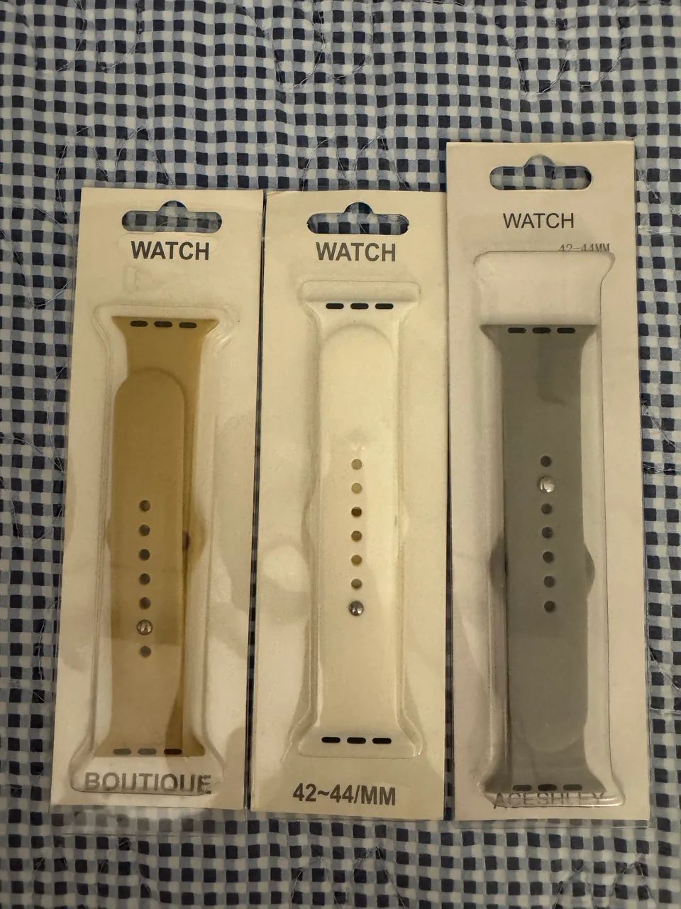 Vendo três pulseiras relógio Watch - todas por 50 reais.