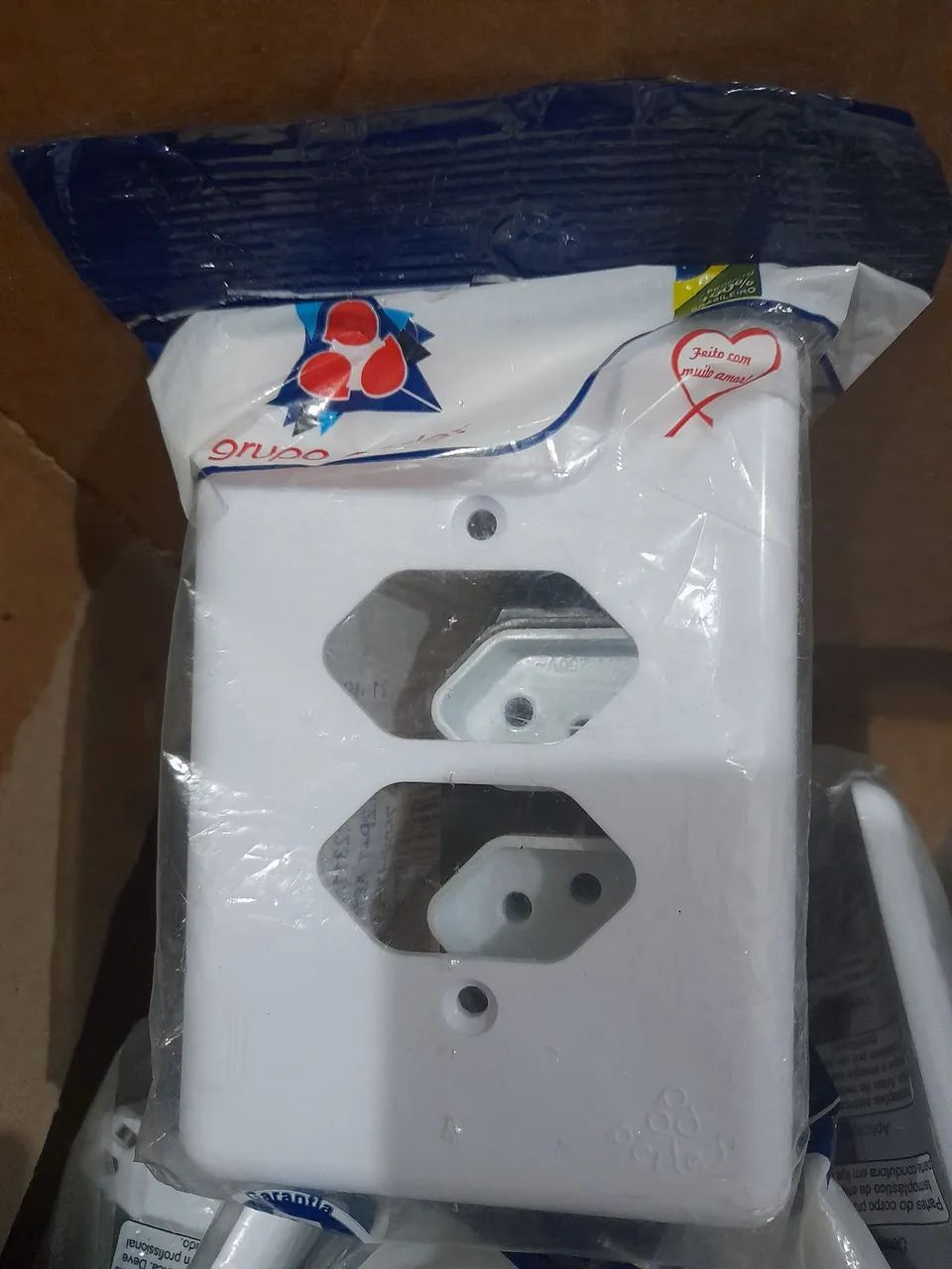 Tomadas e interruptores - Foto 3