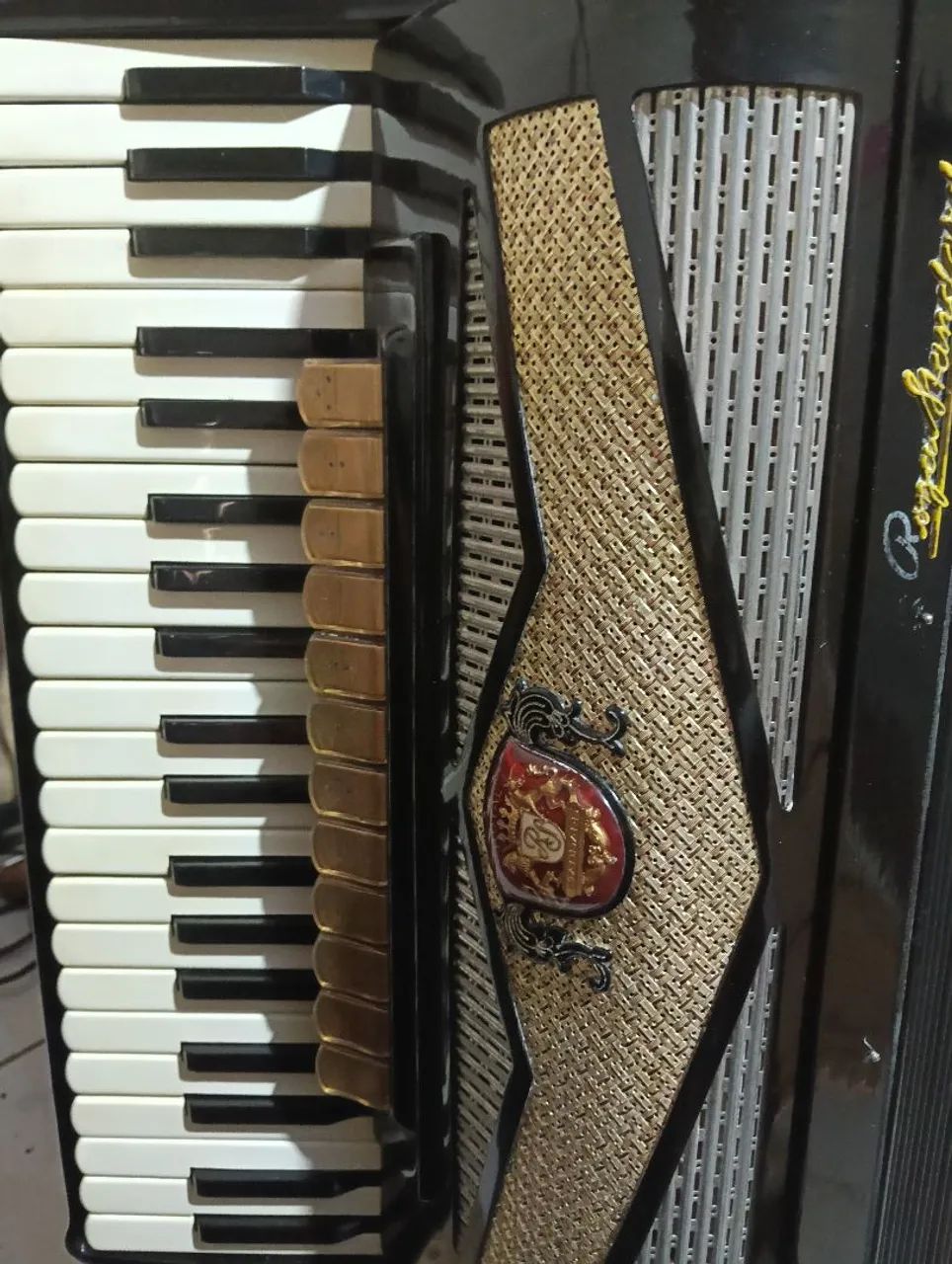 Acordeon alemã 4/5 voz oitavada - Foto 3