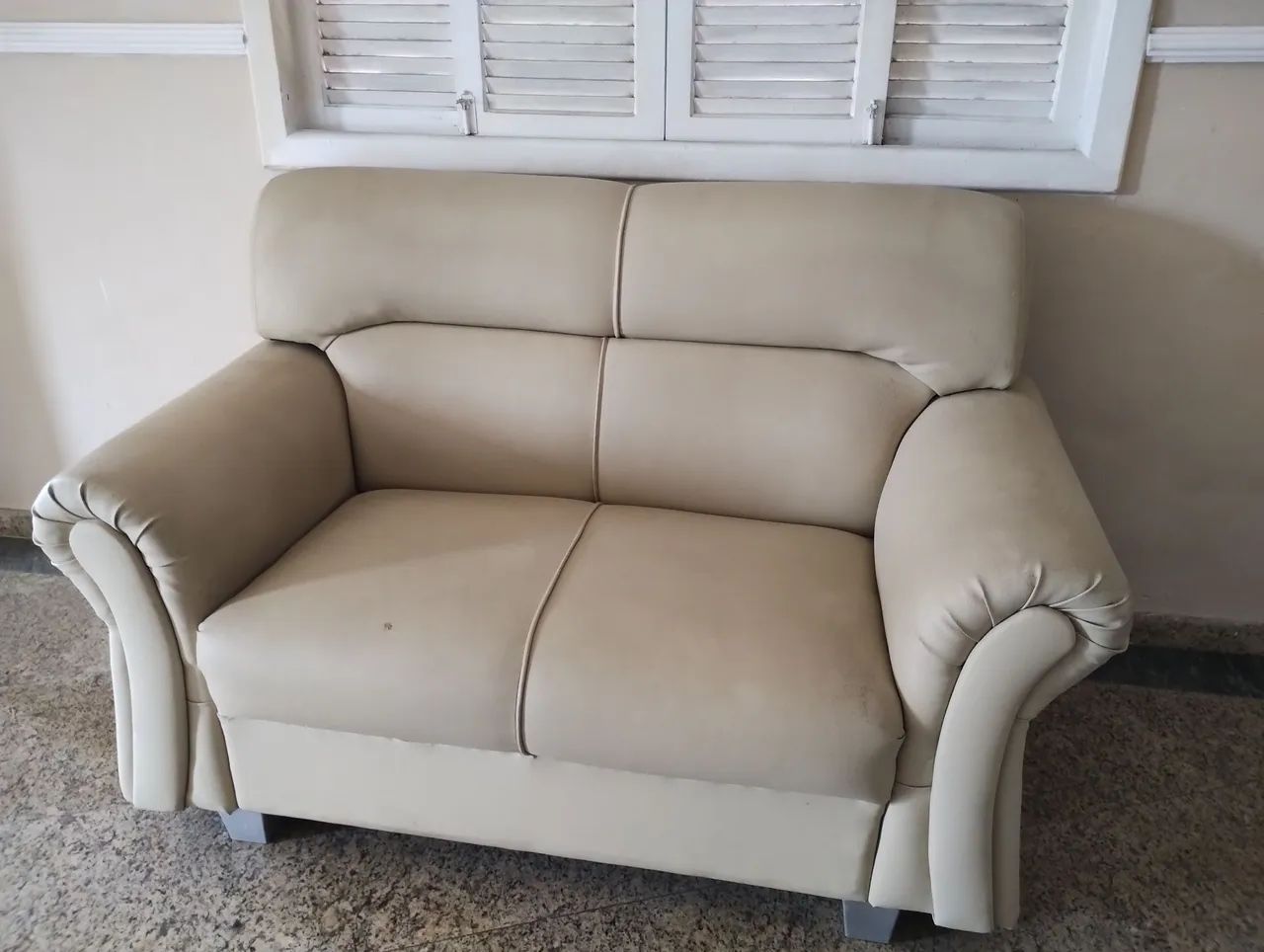 Lindo conjunto de sofá!!  3 e 2 lugares - Foto 2