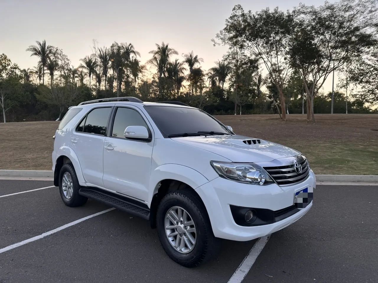 Toyota Hilux CD SRV D4-D 4X4 3.0 TDI DIES 2015