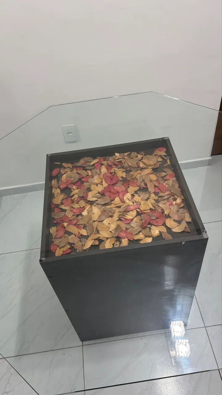 Mesa com tampo de vidro + 6 cadeiras - Foto 3