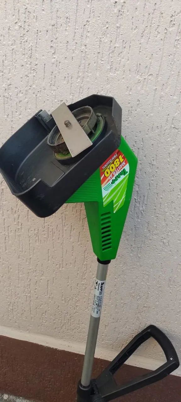 Aparador de grama com Hélices de Aço 