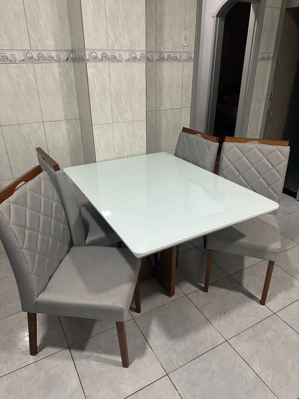 Mesa de Jantar Laqueada 