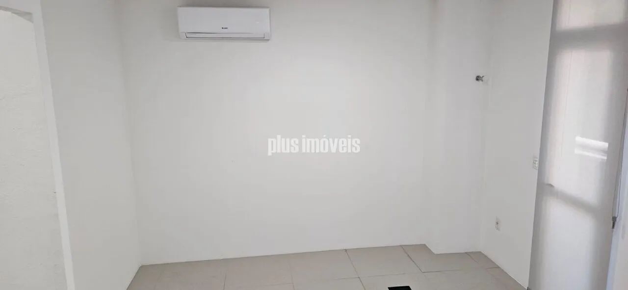 Sala Comercial de 30 m² com Vaga, a 100 Metros do Metrô - Foto 2