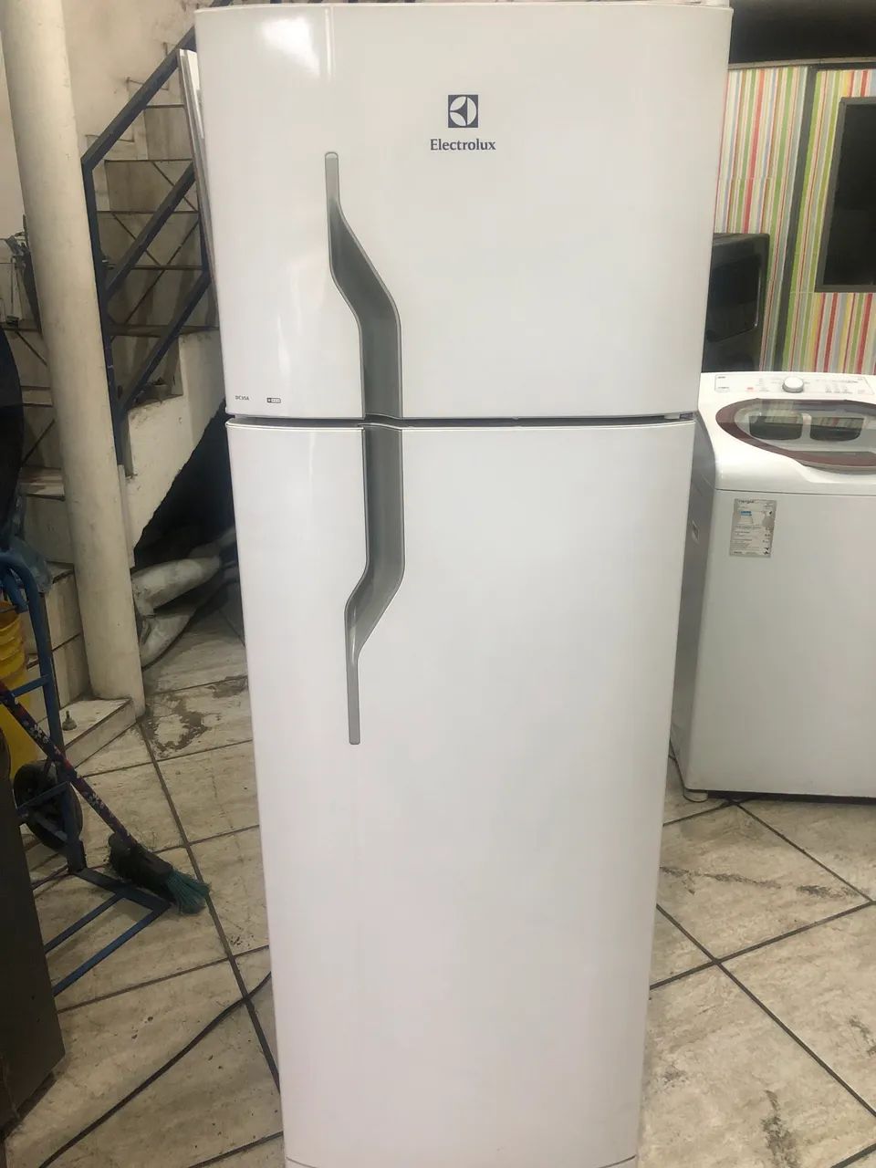 Geladeira Electrolux DC35a Seminova 